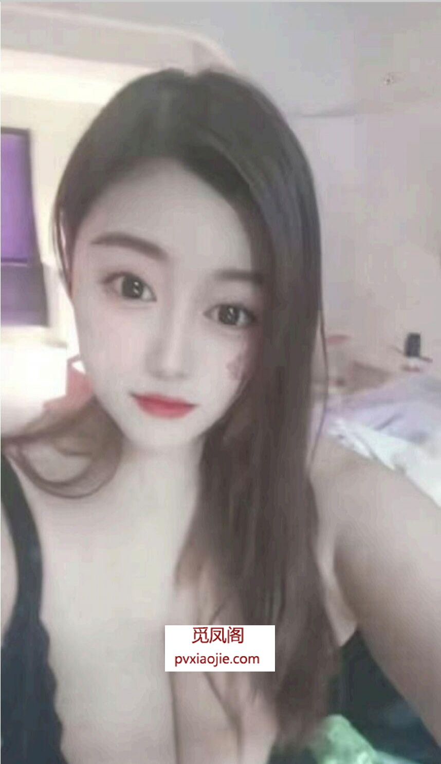 大奶喷水骚妇水床服务