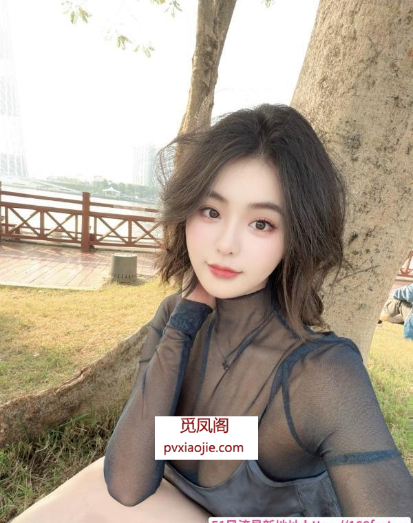 颜值反差清纯小欲女