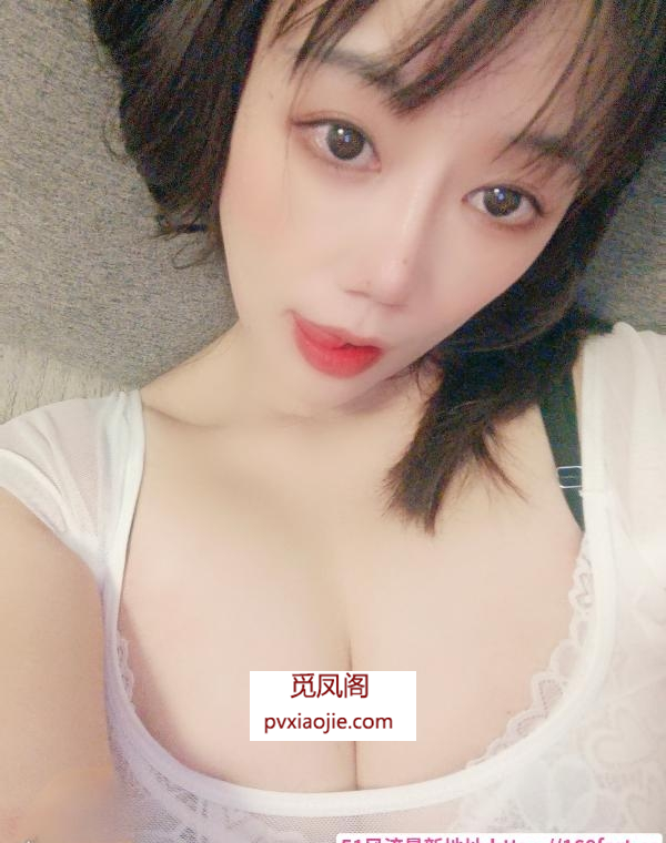 角色扮演大奶骚妇
