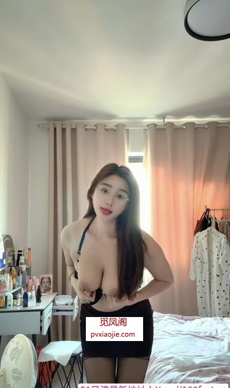 纯欲眼镜妹曼曼