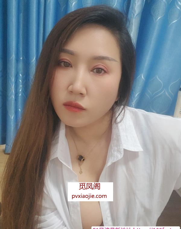 长发美女少妇