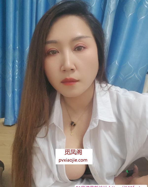 长发美女少妇
