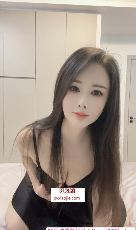 上城舌吻香臀妹子