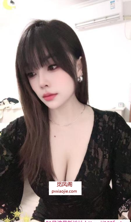 纹身冷白皮少妇