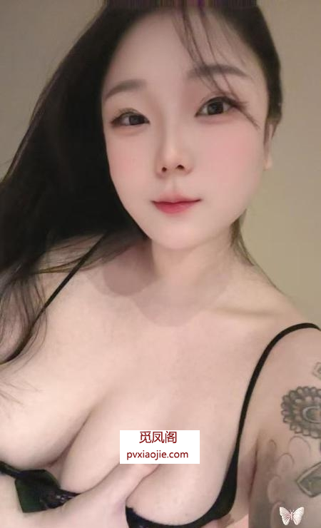 年轻微胖大胸喷水妹