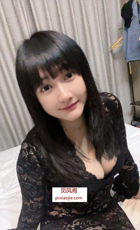 白云风骚大波妹露娜
