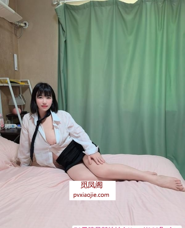 短发气质大胸少妇