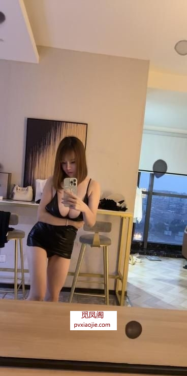 丰满本地性感爆乳美妇