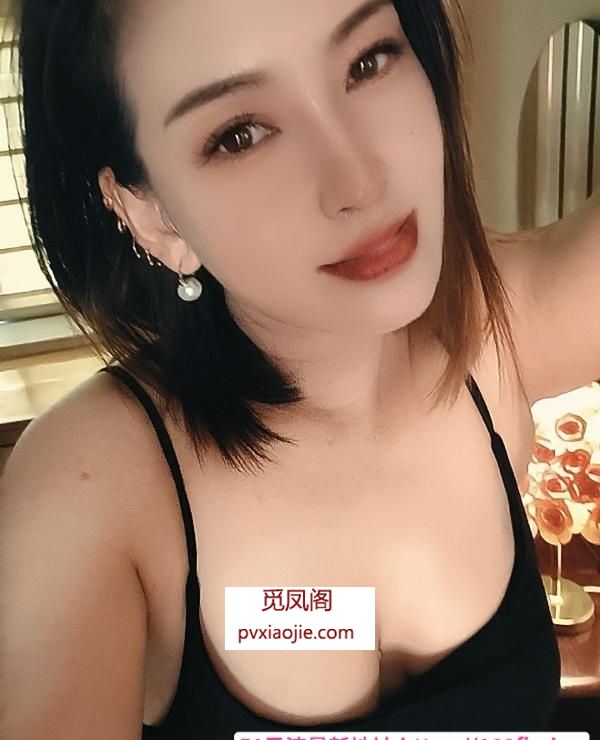 白嫩大屁股性感少妇