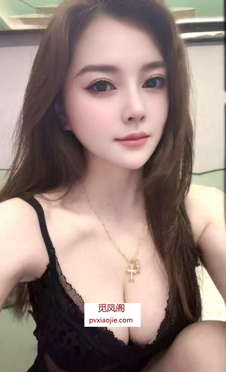 高颜值大奶骚妇