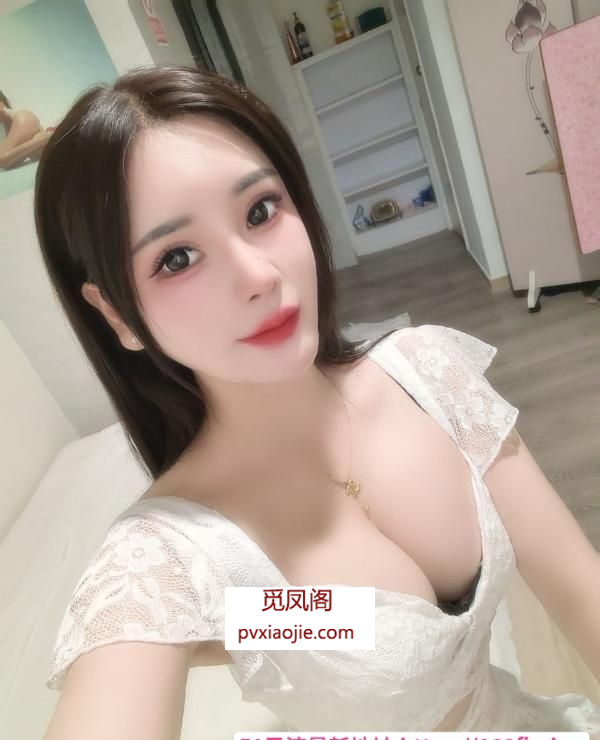 大奶翘臀骚妹子