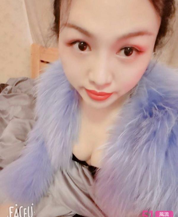 玩了一个TS人妖  还有真女可以双飞