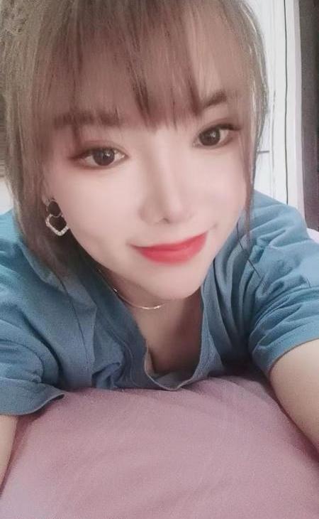 象湖开朗性格小姐姐