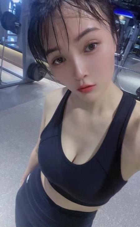 翘臀瑜伽老师娜娜