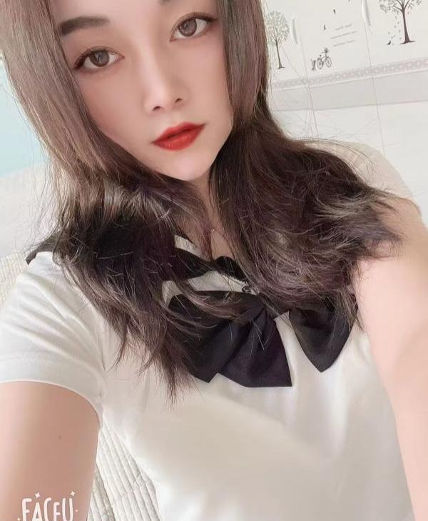 名流印象的温柔四川妹