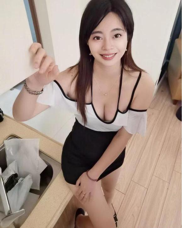 后入蜜桃臀小薇