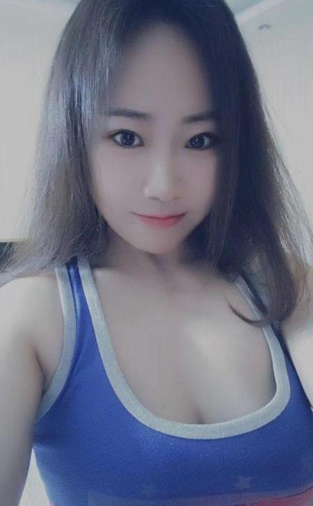 华新街舌吻小少妇