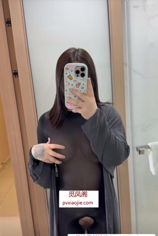 甜美长相水多嫩妹