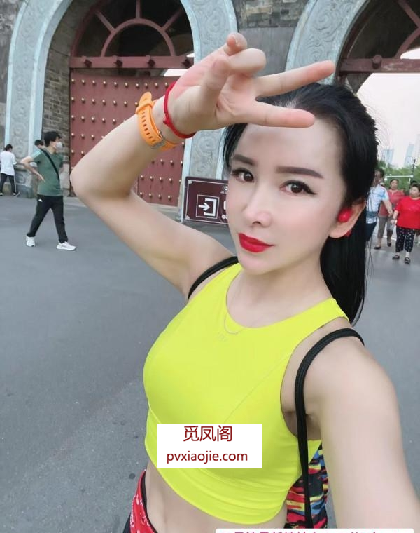 南京三牌楼小姐姐