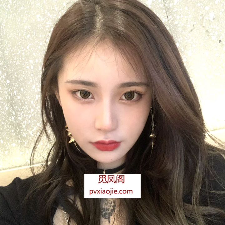 胸大肤白小姐姐