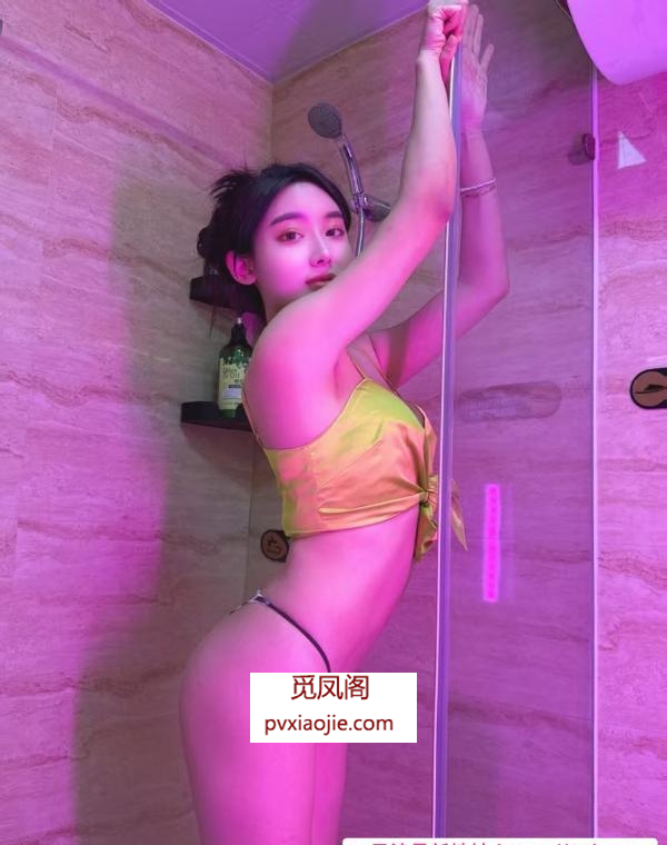 销魂淫荡翘臀小妹