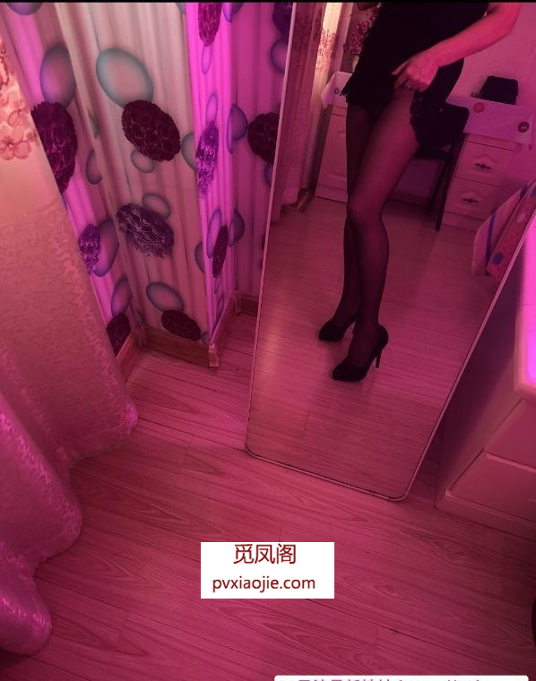 东北黑丝大长腿