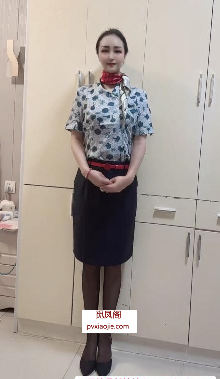 长腿甜美空姐来了