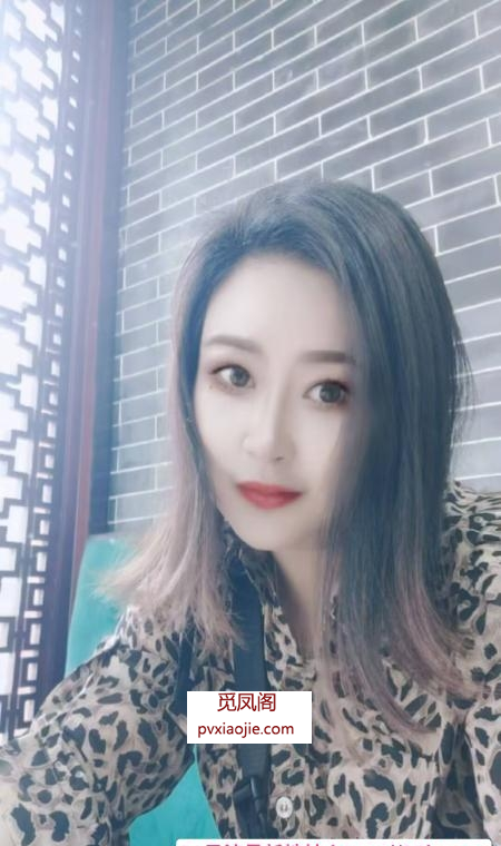 微胖丰满大奶少妇