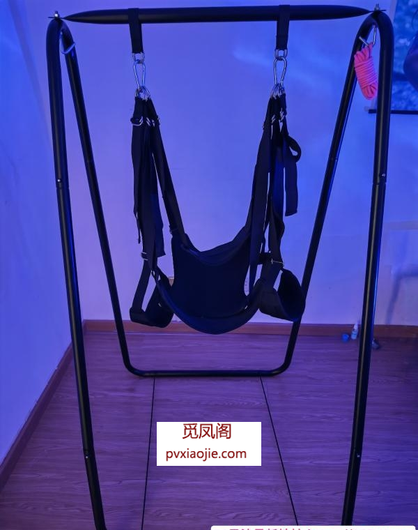 水床翘臀小刺猬