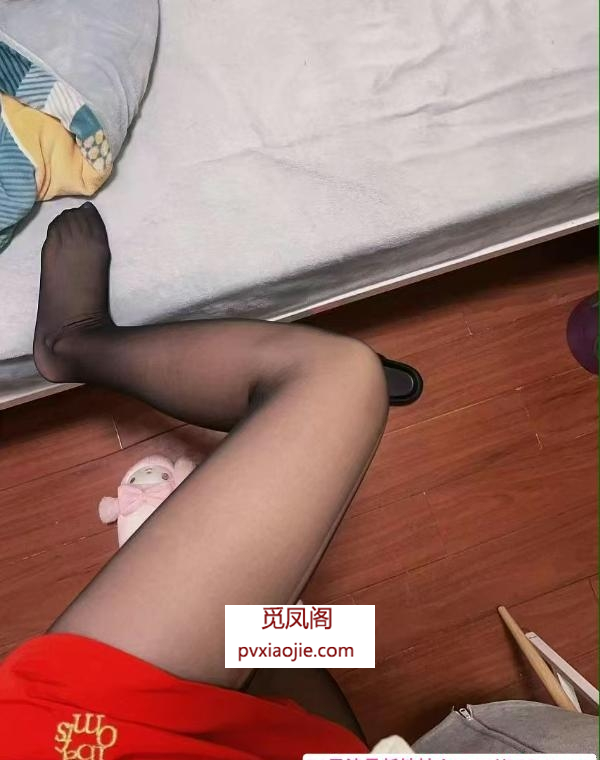 刚入行嫩妹豆豆