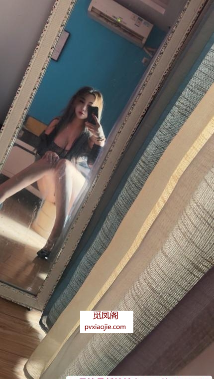 大号肥臀混血果果老师