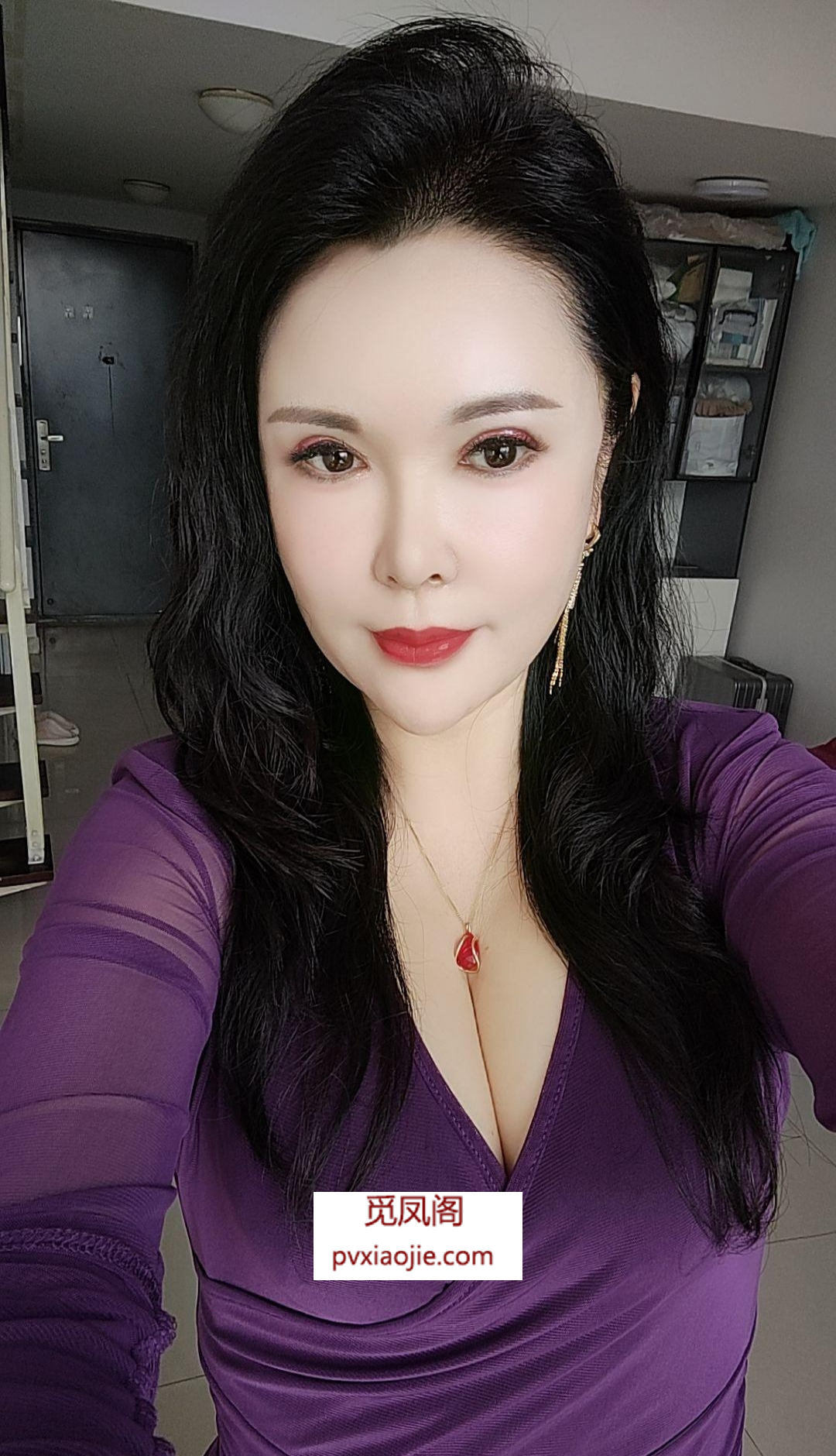 服务系大胸风骚熟女姐姐