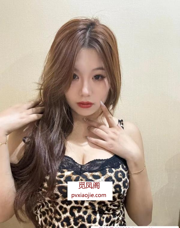 肤白貌美骚妹子