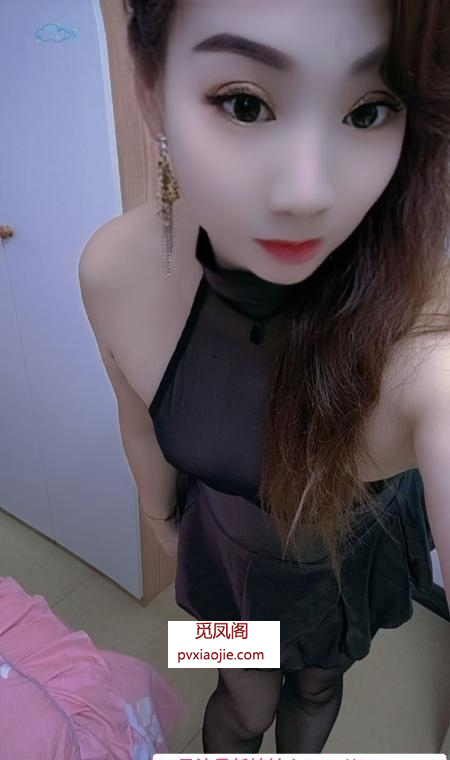 越秀轻熟黑丝少妇