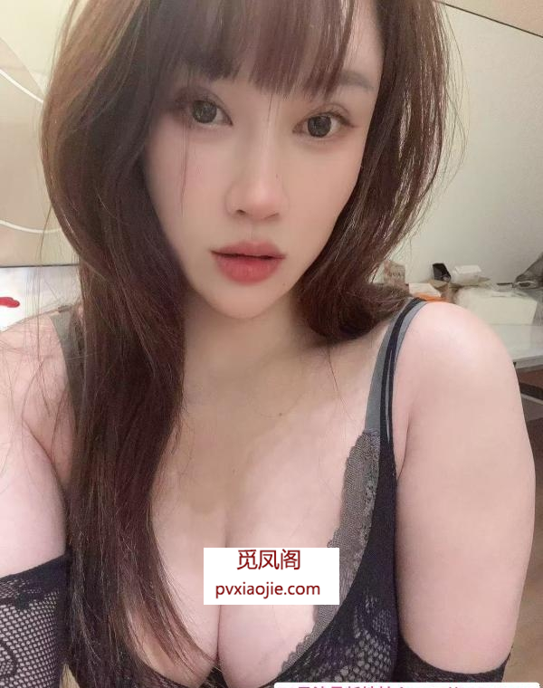 苗条腰细大奶妹