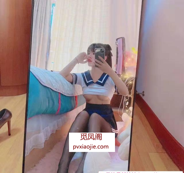 貌白丰满邻家小妹