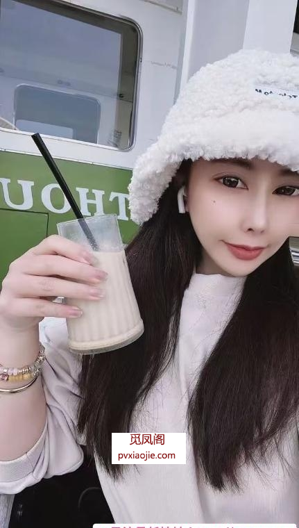 胸大腰细健身小少妇