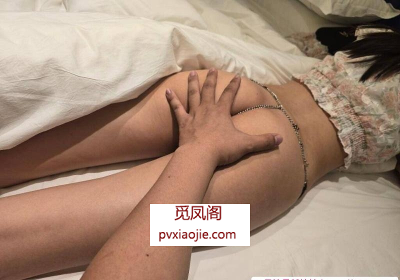 上海粉嫩大胸玩诱惑