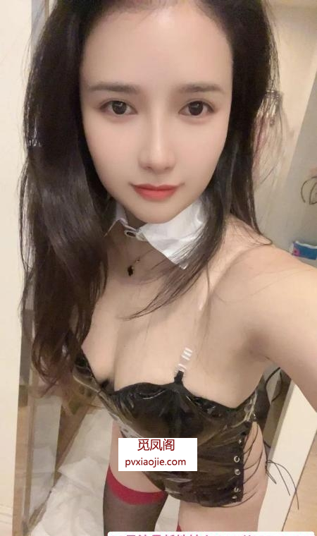 金牛性感眼镜少妇小玉