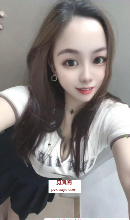 服务系舌吻骚妇