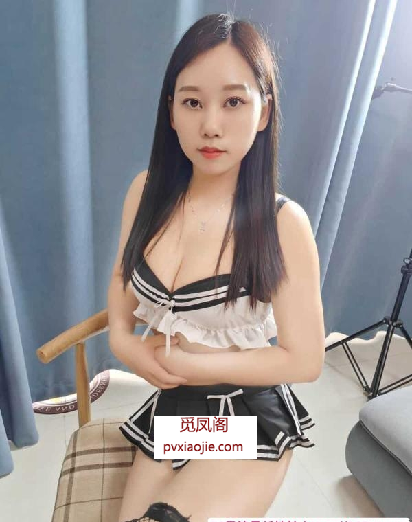 大熊小蛮腰妹子