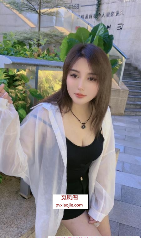 梅花园舌吻御姐