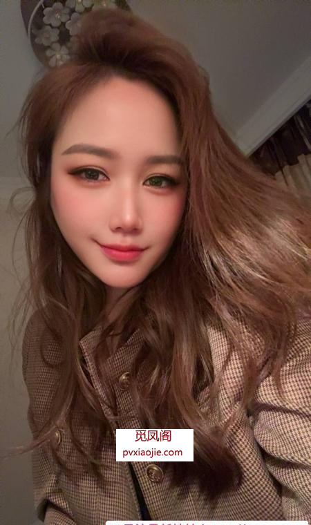 性感大胸混血老师