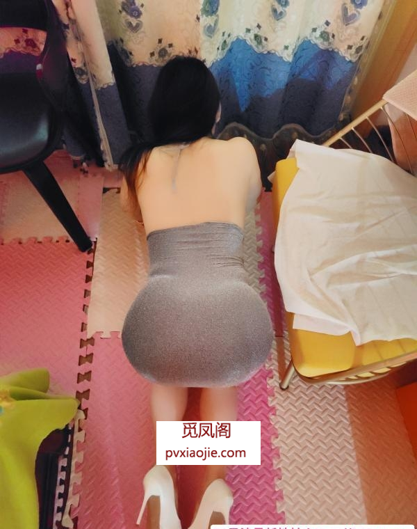 吊带包臀裙熟女