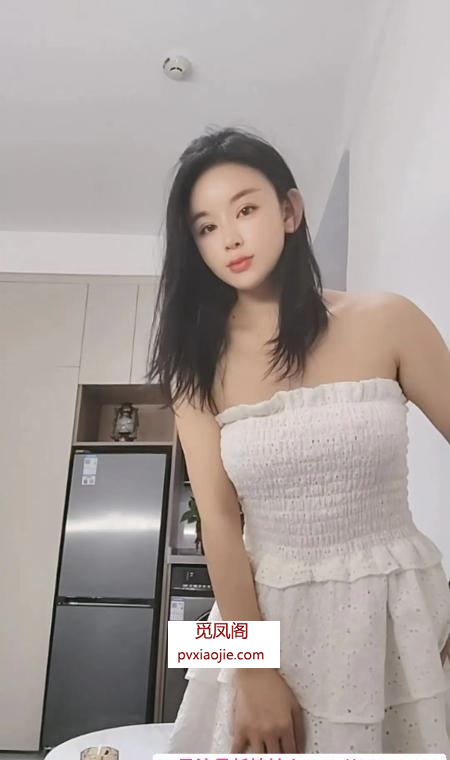 又纯又欲的中项小骚货