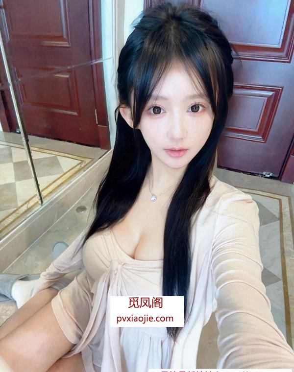 青春羞涩美少女