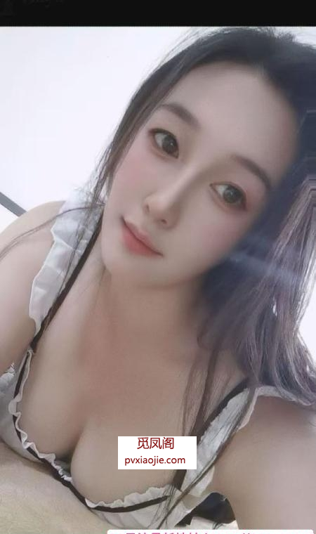 胸大闷骚能夹麻的美妞