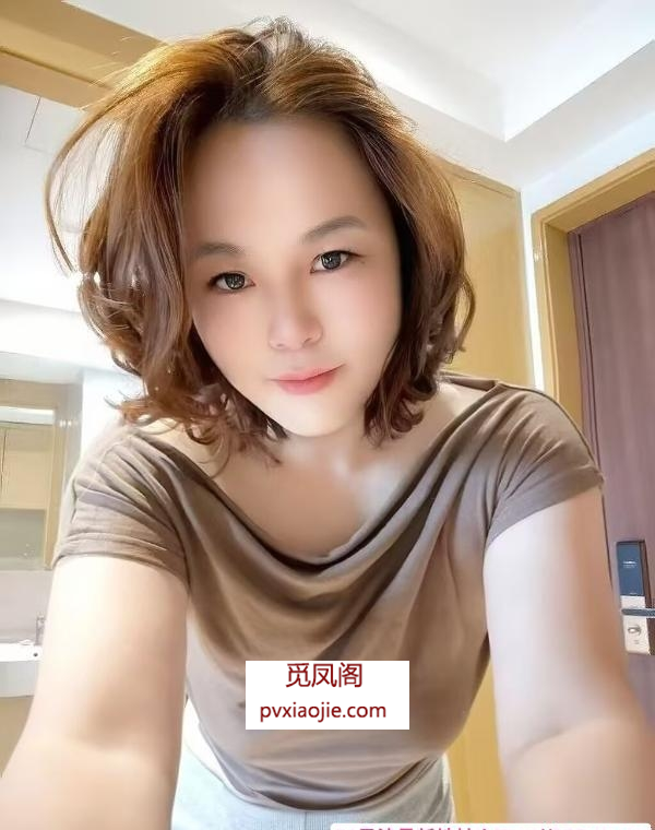 纯莞式夹b小骚妇