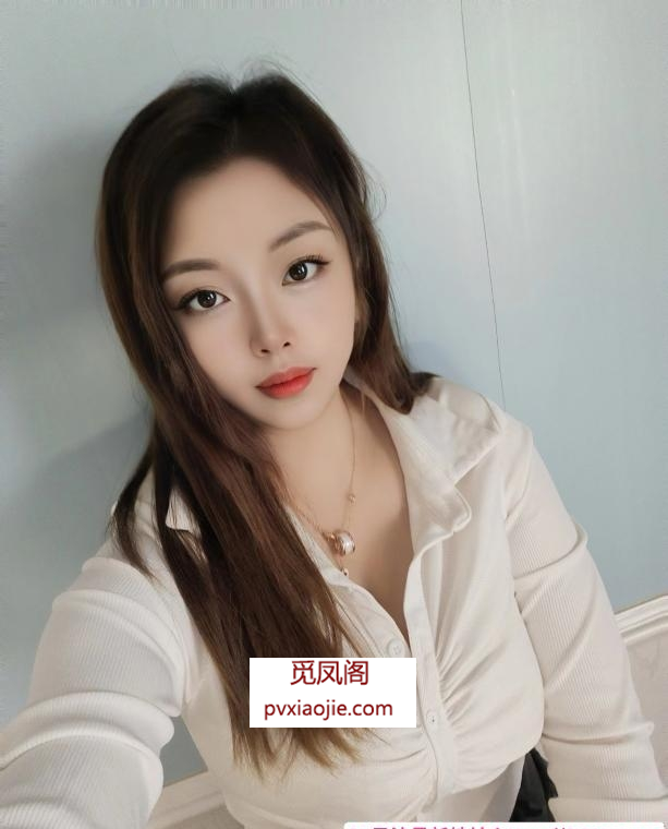 童颜巨乳小美女