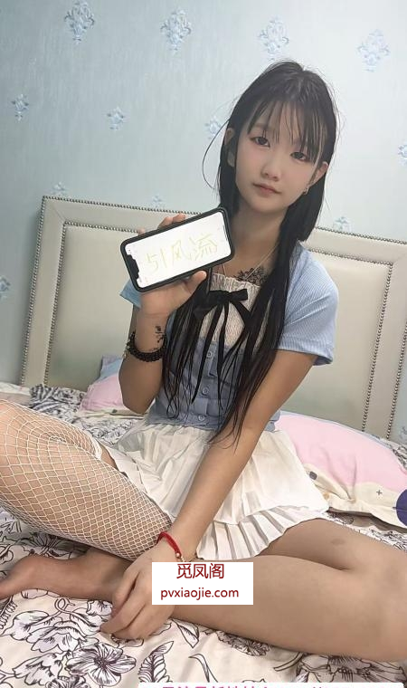 南站三点粉白虎小妹妹